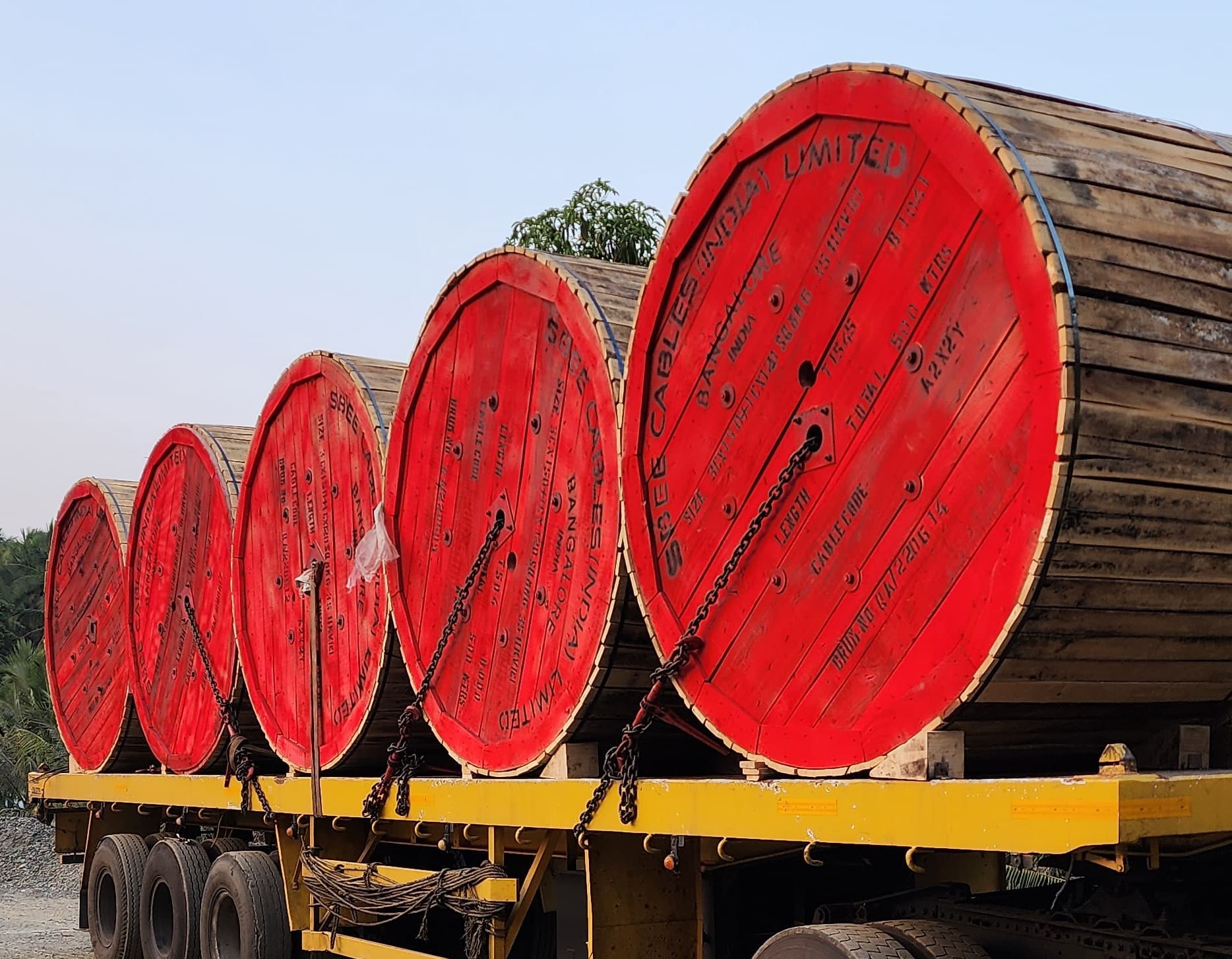 SUPPLYING HT AERIAL BUNCHED CABLES